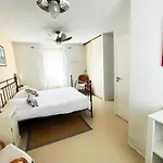 Pensión 79, Maison Parc Residentiel Avec Piscine Chauffee Les Sables-dʼOlonne