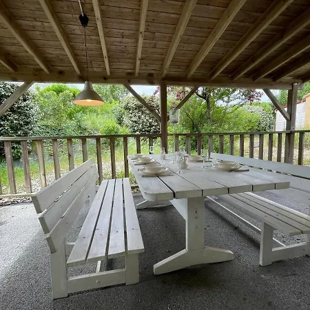 79, Maison Parc Residentiel Avec Piscine Chauffee 게스트하우스